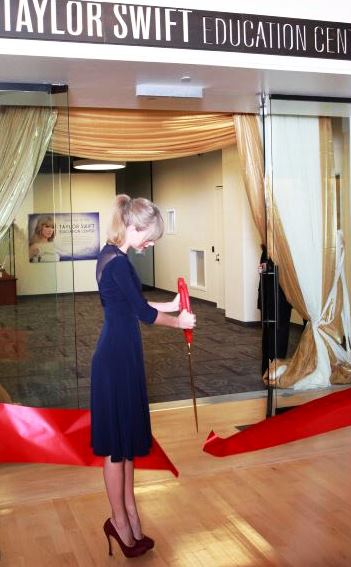 taylor swift 2