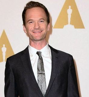 What to look for with Neil Patrick Harris hosting the 2015 Oscars. Producers Craig Zadan and Neil Meron and their team. Kristen Anderson-Lopez and Robert Lopez, the Oscar-winning songwriters of "Frozen" fame, have penned an original number, "Moving Pictures," for Harris.